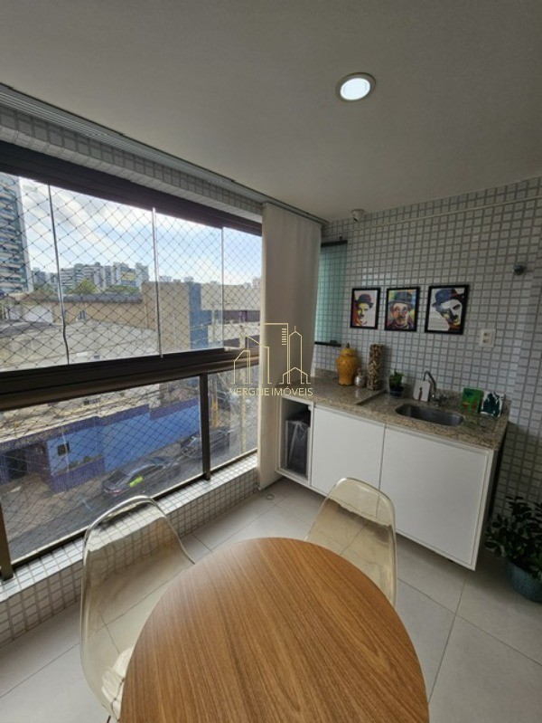 Apartamento à venda com 2 quartos, 70m² - Foto 3