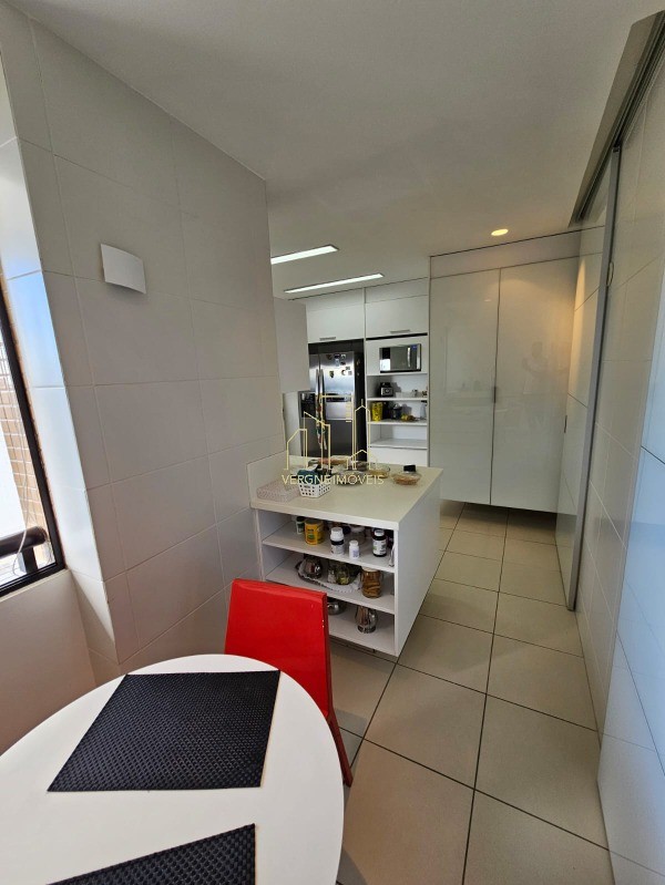 Apartamento à venda com 3 quartos, 235m² - Foto 24