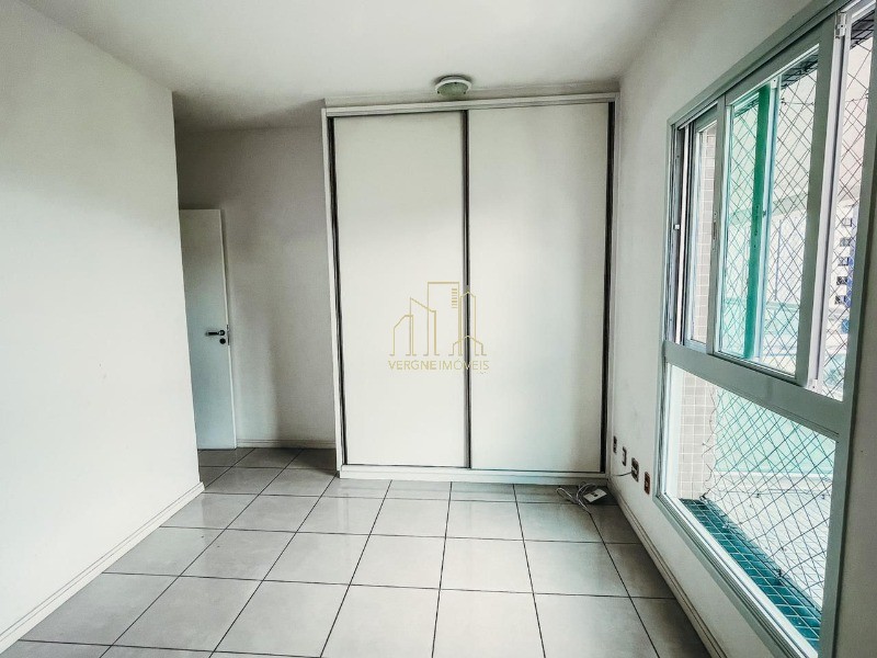 Apartamento à venda com 3 quartos, 127m² - Foto 10