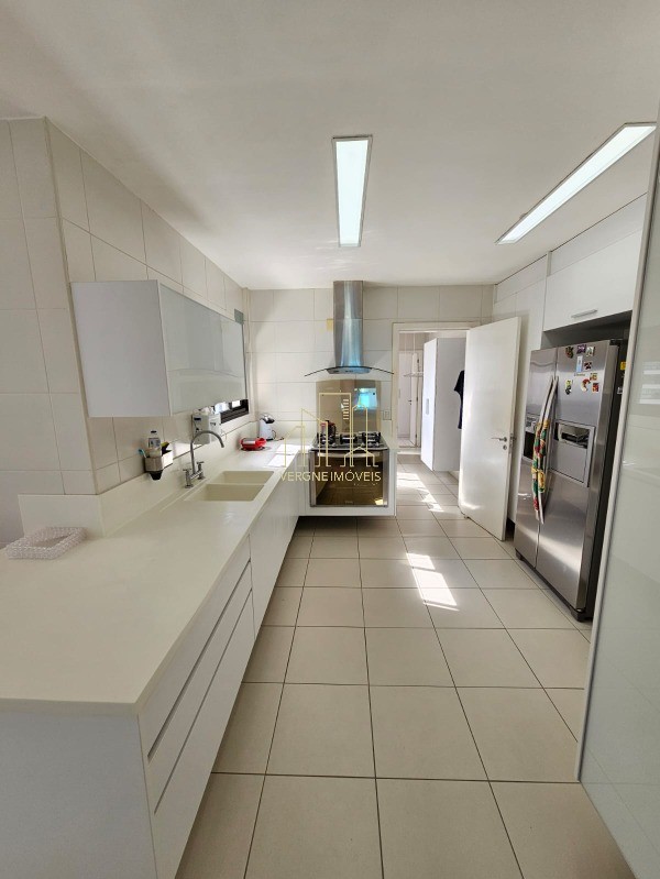 Apartamento à venda com 3 quartos, 235m² - Foto 34