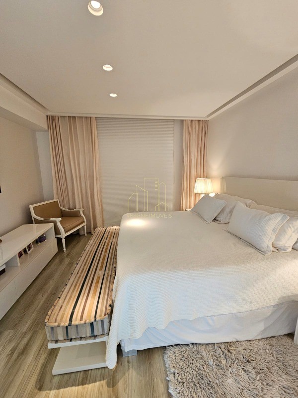 Apartamento à venda com 3 quartos, 235m² - Foto 16