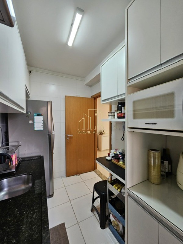 Apartamento à venda com 2 quartos, 70m² - Foto 27