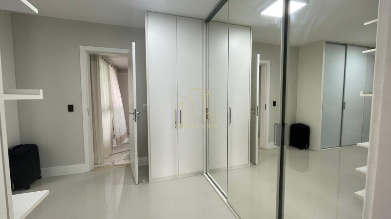 Apartamento à venda com 4 quartos, 243m² - Foto 28