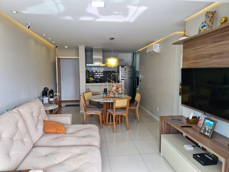 Apartamento à venda com 2 quartos, 70m² - Foto 1