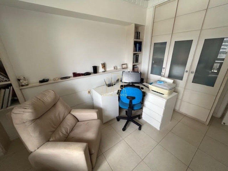 Apartamento à venda com 4 quartos, 225m² - Foto 18