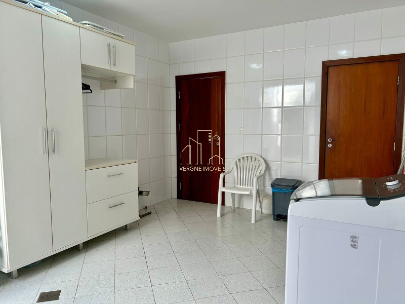 Casa de Condomínio à venda com 3 quartos, 400m² - Foto 16