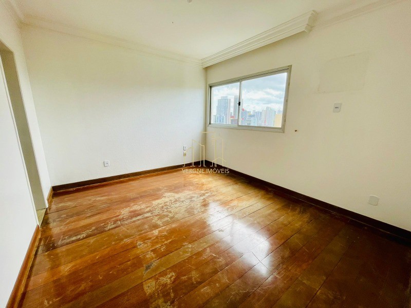 Apartamento à venda com 4 quartos, 200m² - Foto 7