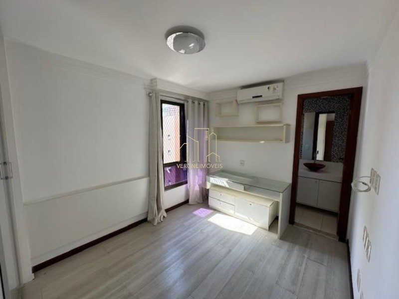 Apartamento à venda com 4 quartos, 145m² - Foto 7