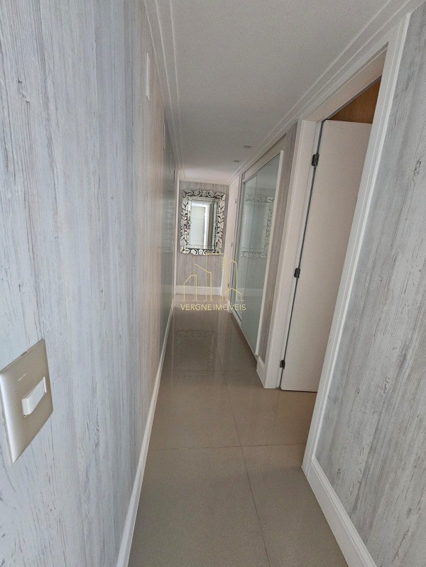 Apartamento à venda com 3 quartos, 155m² - Foto 4