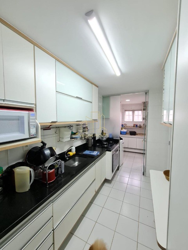 Apartamento à venda com 3 quartos, 233m² - Foto 34