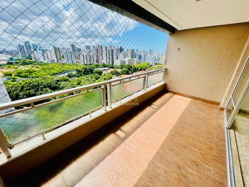 Apartamento à venda com 4 quartos, 200m² - Foto 2