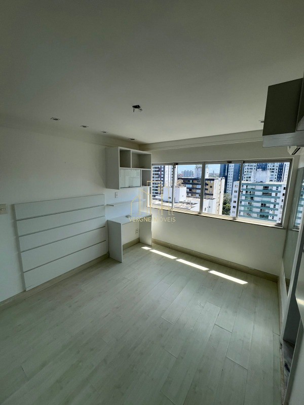 Apartamento à venda com 4 quartos, 140m² - Foto 11