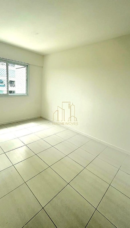 Apartamento à venda com 2 quartos, 67m² - Foto 5