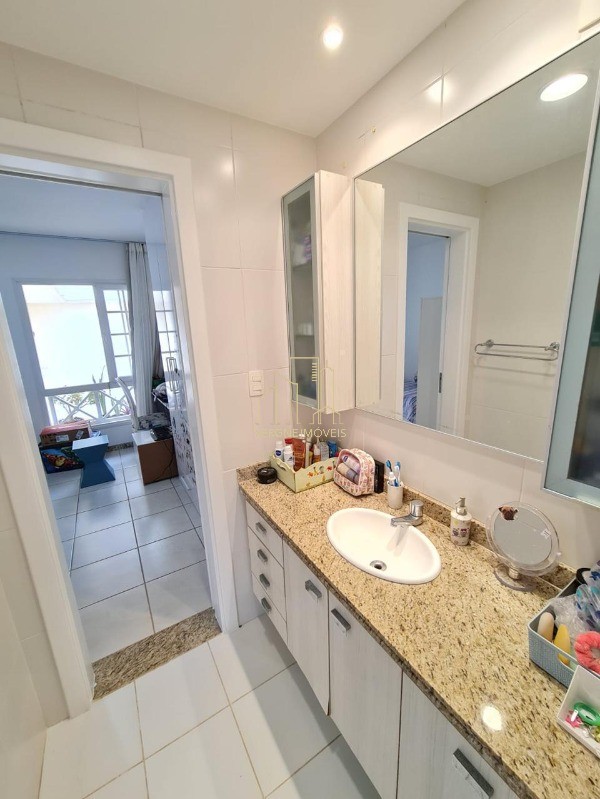 Apartamento à venda com 3 quartos, 233m² - Foto 30