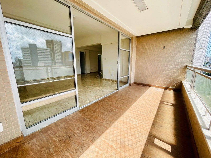 Apartamento à venda com 4 quartos, 200m² - Foto 1