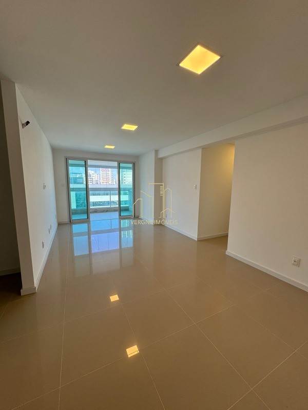 Apartamento à venda com 3 quartos, 126m² - Foto 3