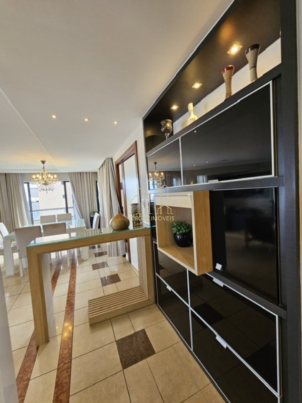 Apartamento à venda com 4 quartos, 205m² - Foto 27