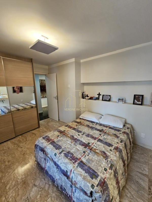 Apartamento à venda com 3 quartos, 205m² - Foto 23