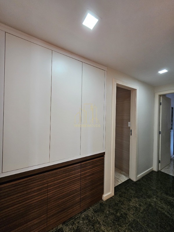 Apartamento à venda com 3 quartos, 205m² - Foto 13