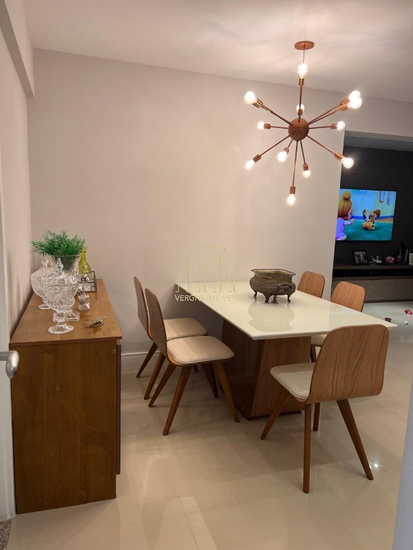 Apartamento à venda com 3 quartos, 81m² - Foto 2