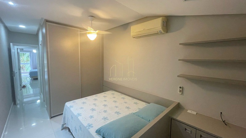 Casa de Condomínio à venda com 3 quartos, 250m² - Foto 19