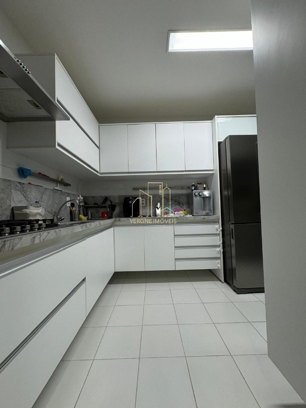 Apartamento à venda com 3 quartos, 156m² - Foto 18