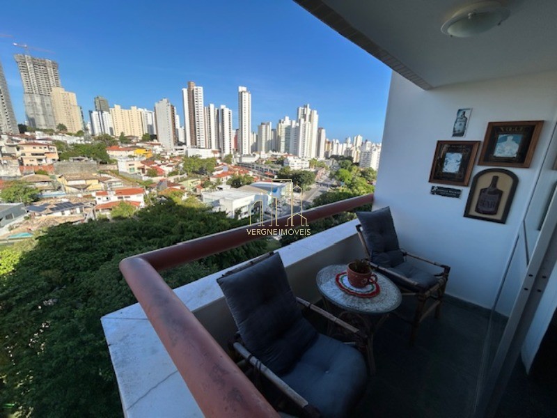 Apartamento à venda com 3 quartos, 126m² - Foto 2