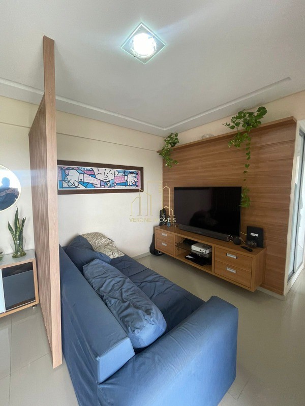 Apartamento à venda com 3 quartos, 80m² - Foto 2