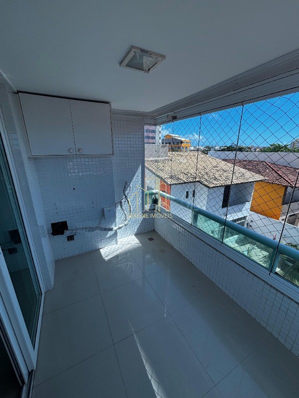 Apartamento à venda com 3 quartos, 105m² - Foto 2