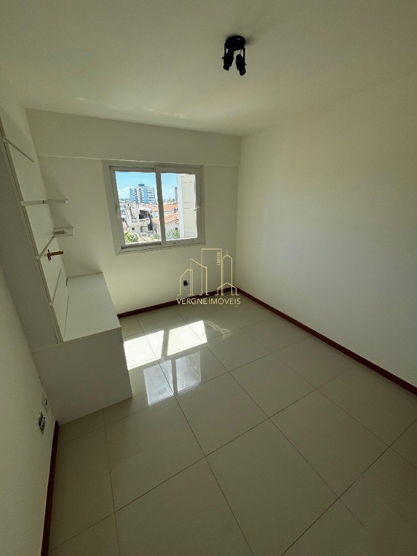 Apartamento à venda com 3 quartos, 105m² - Foto 9