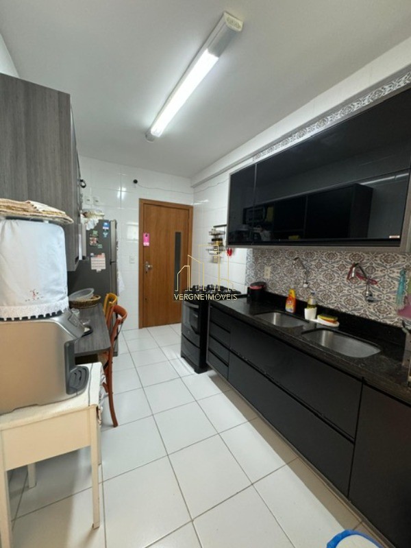 Apartamento à venda com 3 quartos, 130m² - Foto 13