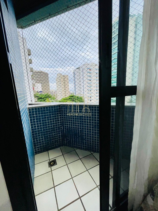 Apartamento à venda com 3 quartos, 146m² - Foto 3