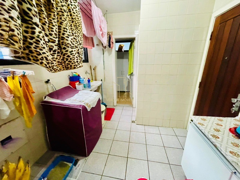 Apartamento à venda com 3 quartos, 146m² - Foto 17