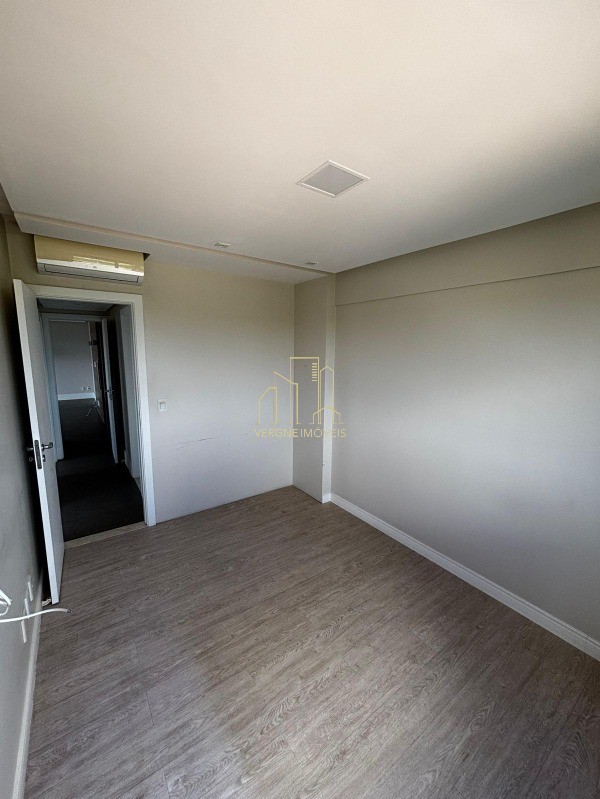 Apartamento à venda com 3 quartos, 116m² - Foto 1