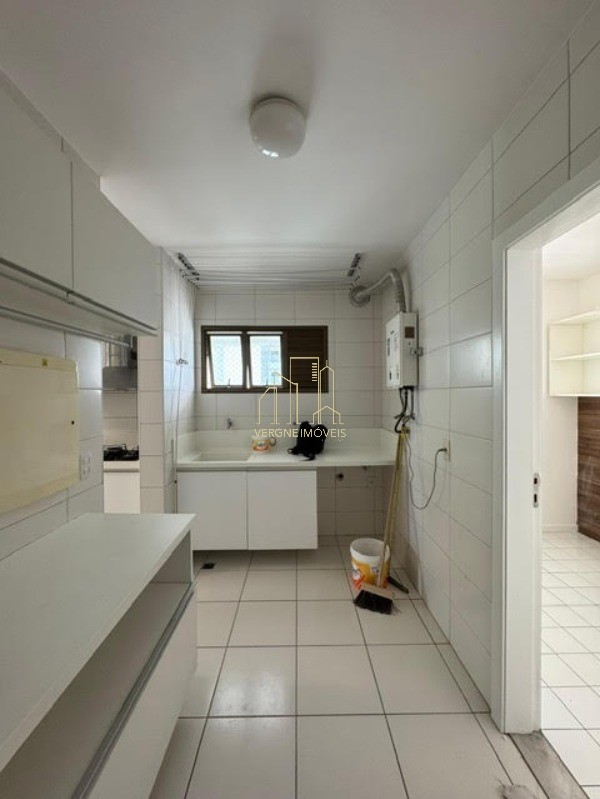 Apartamento à venda com 3 quartos, 195m² - Foto 18