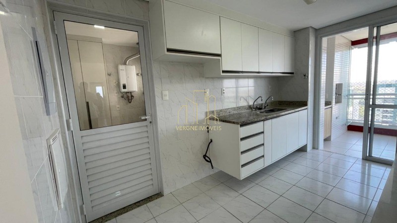 Apartamento à venda com 3 quartos, 134m² - Foto 18