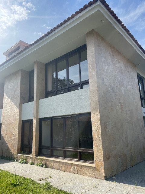 Sobrado à venda com 5 quartos, 480m² - Foto 2