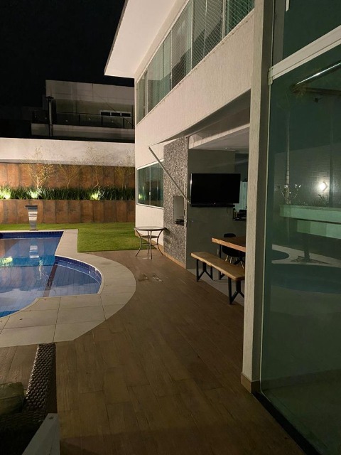 Casa de Condomínio à venda com 4 quartos, 500m² - Foto 2