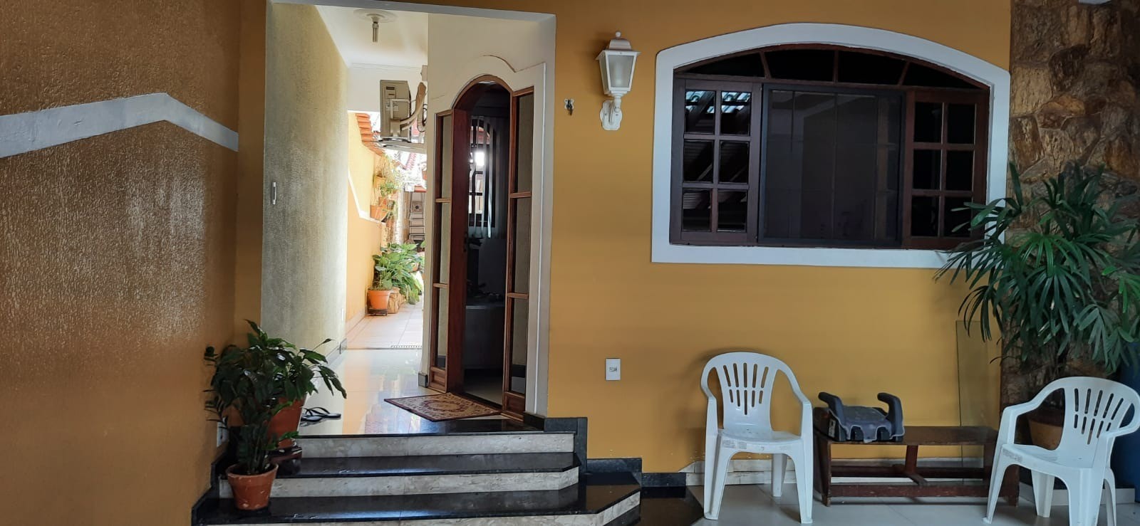 Sobrado à venda com 4 quartos, 250m² - Foto 1