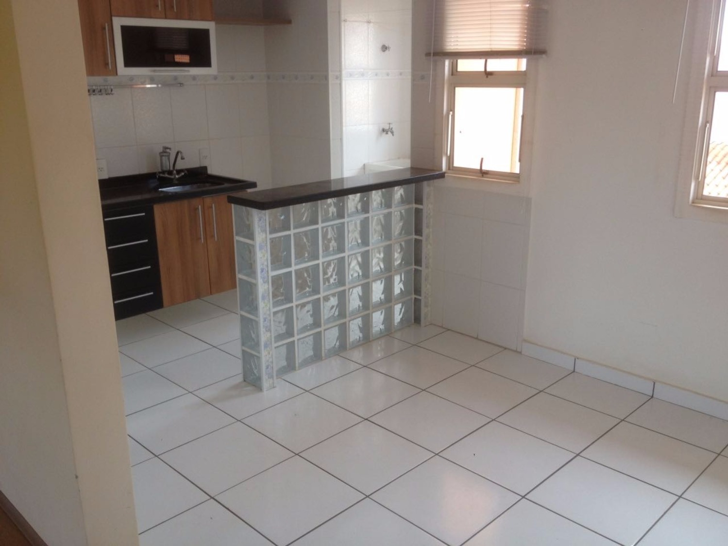 Apartamento à venda com 2 quartos, 64m² - Foto 2