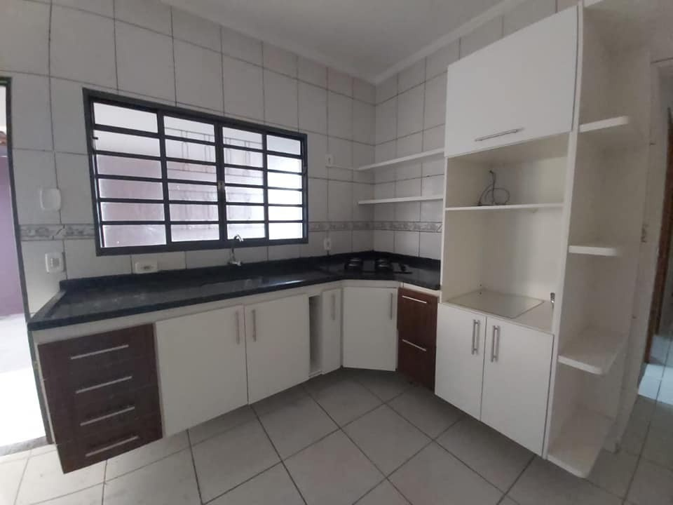 Casa à venda com 2 quartos, 92m² - Foto 1