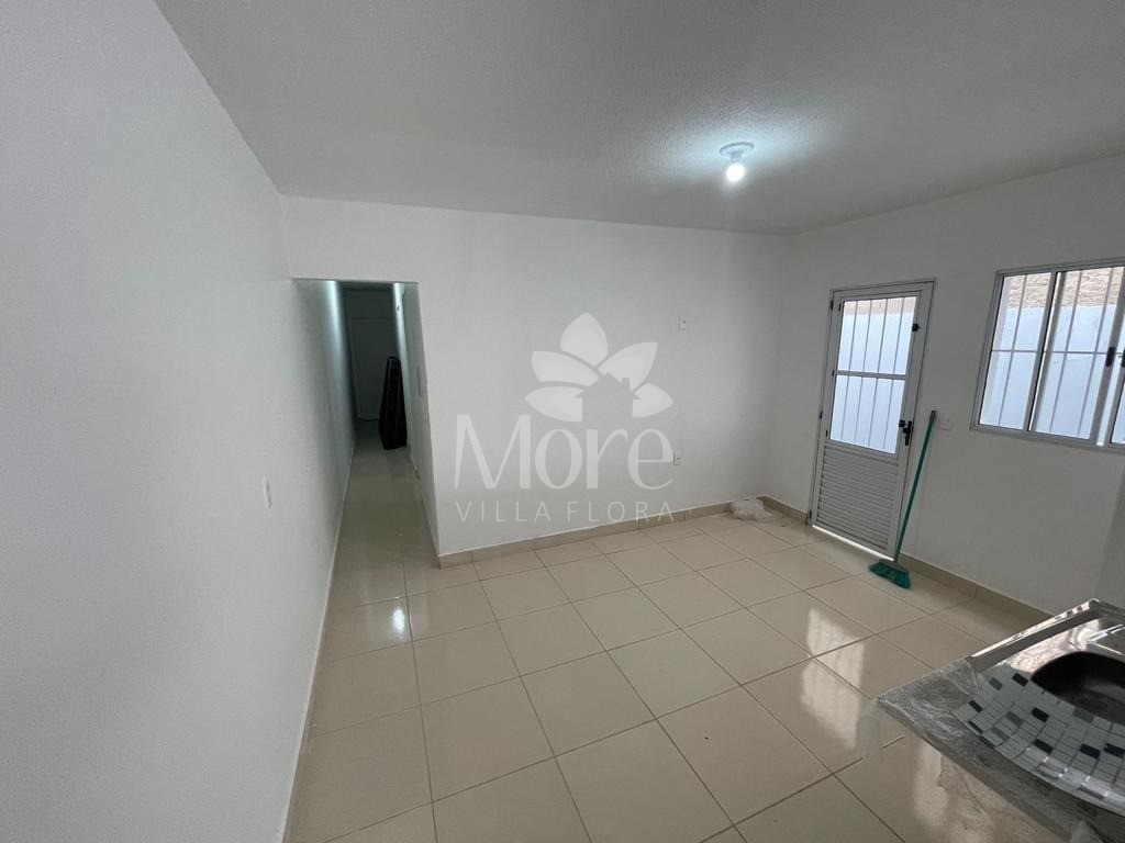 Casa à venda com 3 quartos, 65m² - Foto 2