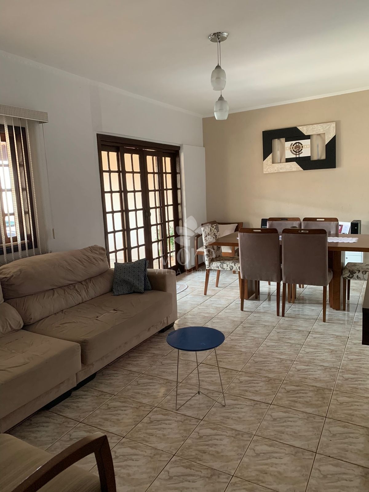 Casa à venda com 3 quartos, 250m² - Foto 1