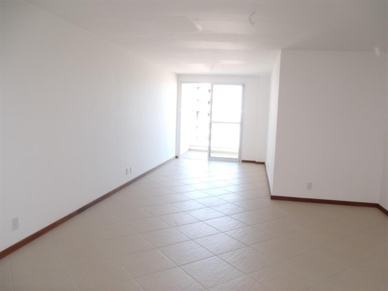 Apartamento à venda com 3 quartos, 110m² - Foto 2