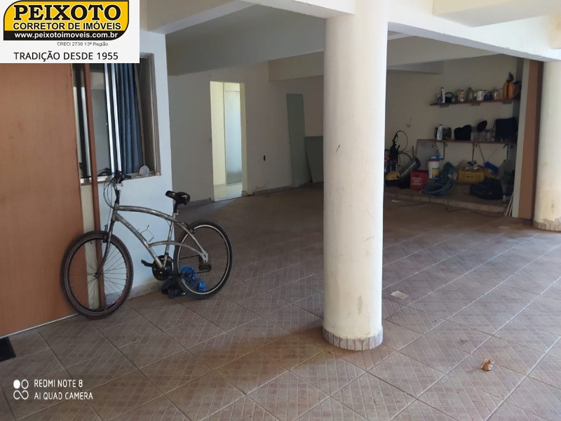 Casa à venda com 8 quartos, 750m² - Foto 17