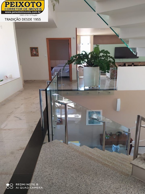 Casa à venda com 8 quartos, 750m² - Foto 45