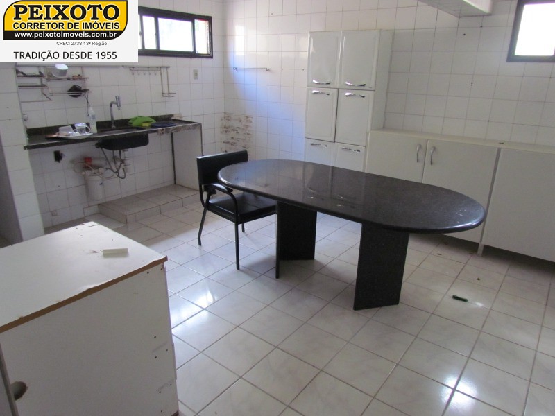 Casa à venda com 8 quartos, 750m² - Foto 297