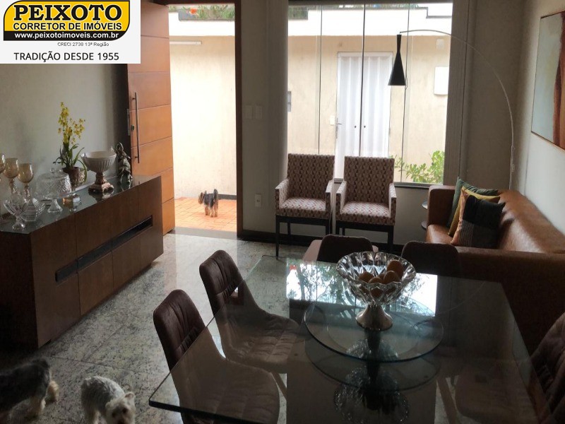 Casa à venda com 4 quartos, 600m² - Foto 33