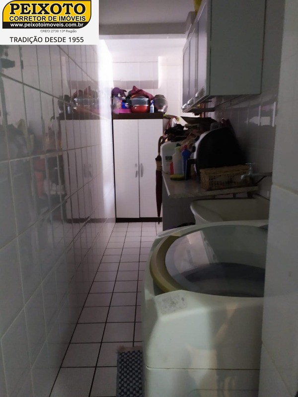 Apartamento à venda com 3 quartos, 130m² - Foto 2