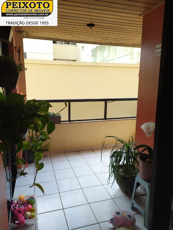 Apartamento à venda com 3 quartos, 130m² - Foto 1